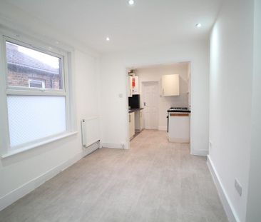 3 bedroom maisonette to rent - Photo 1