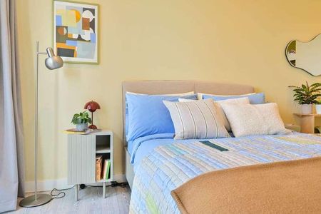 Westfield Avenue, Stratford, E20 - Photo 2