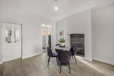 3 Bed End Terrace, Kennedy Road, M5 - Photo 5