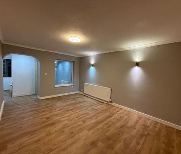 4 bedroom semi-detached house to rent - Photo 1