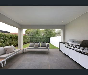 Luxury Entertainer! - Photo 6