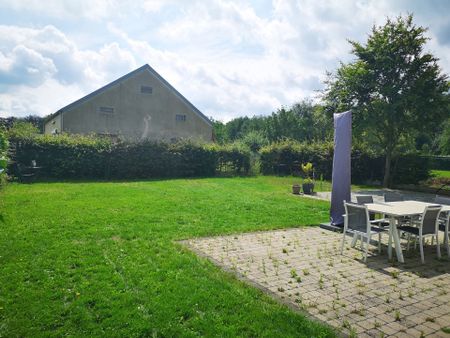 Vrijstaande villa met vier slaapkamers en tuin - Photo 5