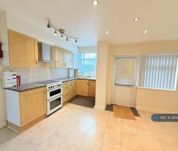 3 bedroom semi-detached house to rent - Photo 6