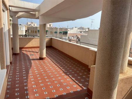 Piso de alquiler en Calle Ramón Gallud, 180, Zona Playa del Cura - Photo 2