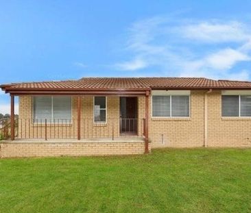 Spacious Family Home in a Peaceful West Albury Location - Photo 4