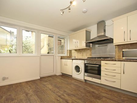 4 bedroom terraced house to rent - Photo 3