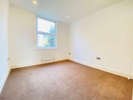 2 bedroom flat to rent Woodstock Road, Croydon - Photo 4