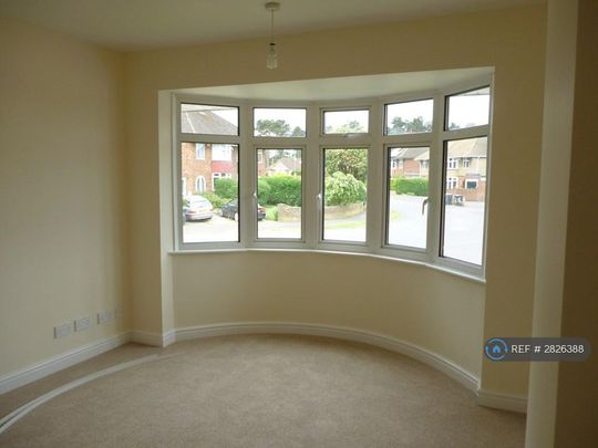 3 bedroom semi-detached house to rent - Photo 1