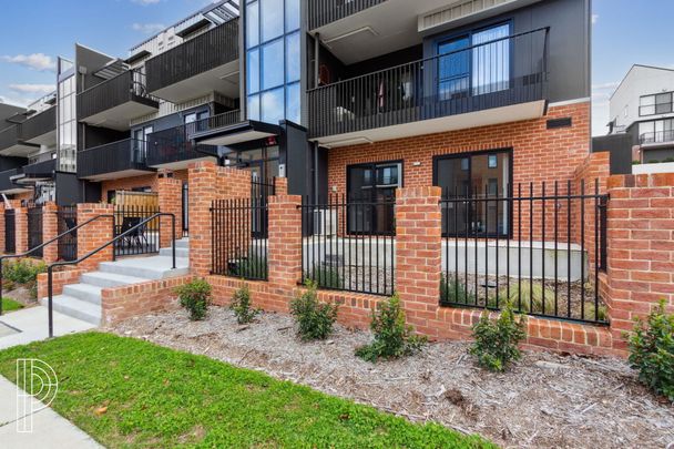 Ground floor apartment moments from popular amenities - Photo 1