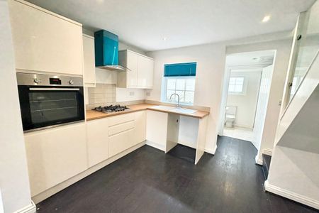 Commercial Street - Photo 2