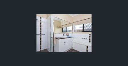 Spacious Family Home in the Heart of North Lakes! - Photo 5