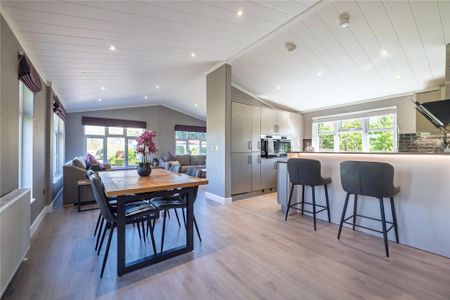 2 bedroom detached house to rent - Photo 3
