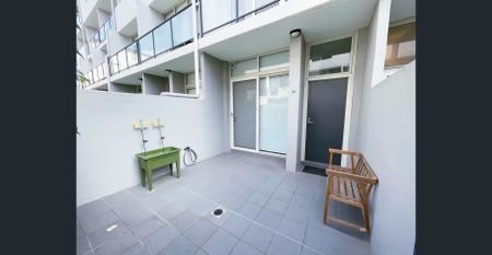 Convenient Three Bedroom Home, Close to everything - Photo 5