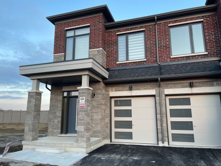 For Lease - 70 Tipp Drive, Richmond Hill, Ontario - Photo 2