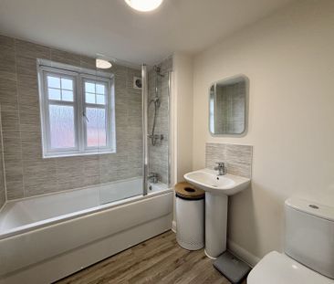 Hall Lane, Drakelow - Photo 1