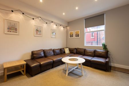 Norwood Grove,, Hyde Park, Leeds - Photo 3