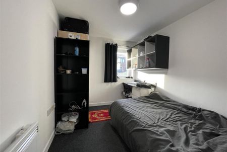 3 bedroom flat to rent - Photo 2