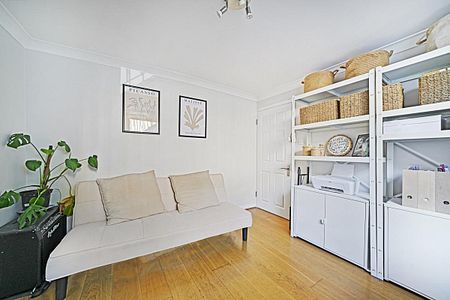 2 bedroom maisonette - Photo 2