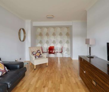 Nine Elms Lane, SW8, London - Photo 2