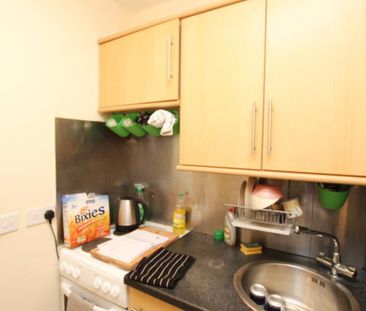 If you are a single tenant, looking for an unfurnished studio apart... - Photo 3