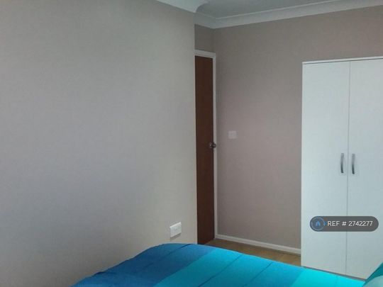 5 bedroom detached house to rent - Photo 1