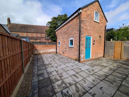 1 bedroom coach house to rent - Photo 4