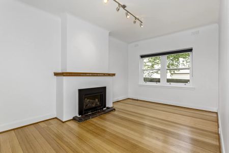 'Minimal Fuss & Maximum Lifestyle' - Photo 2