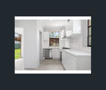 Internally renovated Four bedroom, two bathroom home! - Photo 5