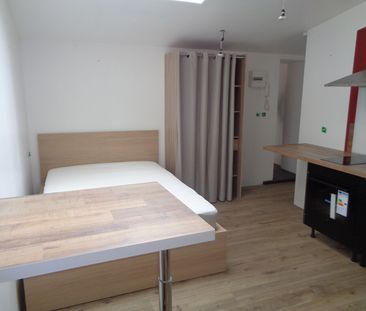 Location Appartement 1 pièce 19m² - Photo 1