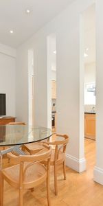 A bright and spacious four bedroom mews house located in the heart of Bayswater, a short walk away from the open spaces of Hyde Park. - Photo 3