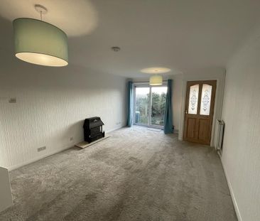 2 bedroom end of terrace house to rent - Photo 2