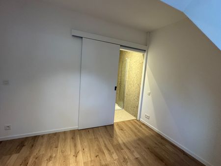 Te huur: volledig gerenoveerde, lichtrijke woning aan het water - Photo 4