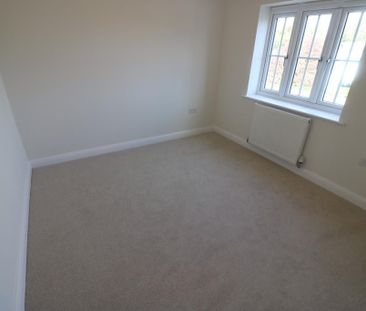 3 bedroom detached house to rent - Photo 3