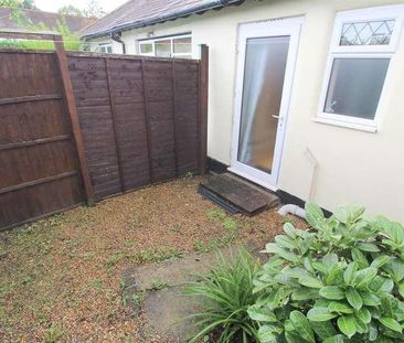 Petersham Avenue, Byfleet, KT14 - Photo 5