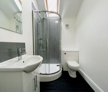 2 Bedroom House - Photo 5