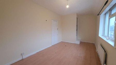 Arnold Road, Dagenham, RM9 - Photo 4