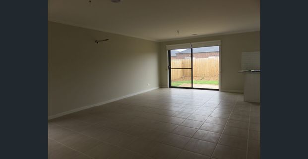 The Perfect Blend of Space, Comfort & Easy Living - Photo 1