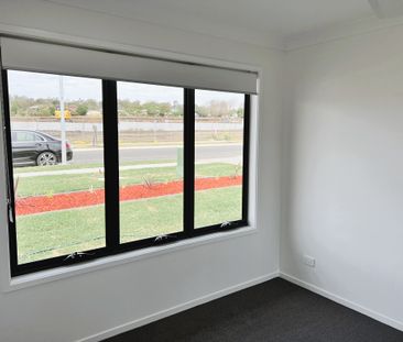 31 Whitewood Way, Cotswold Hills QLD 4350 - House For Rent | Domain - Photo 2