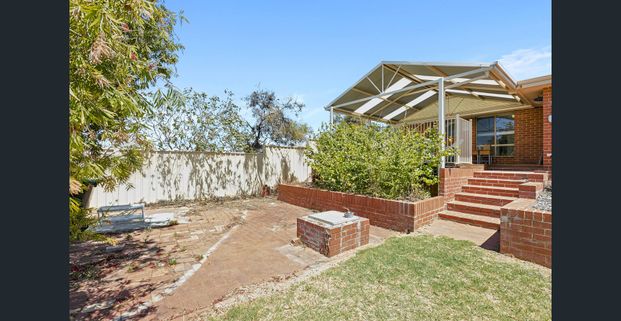 SPACIOUS 3x1 REPRESENTS FAMILY LIVING AT ITS BEST - Photo 1