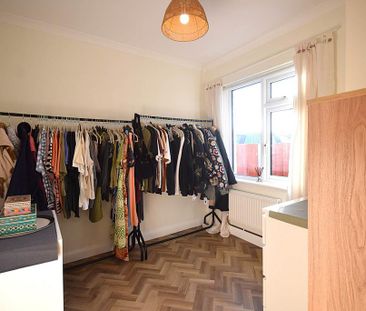 2 bedroom bungalow to rent - Photo 2