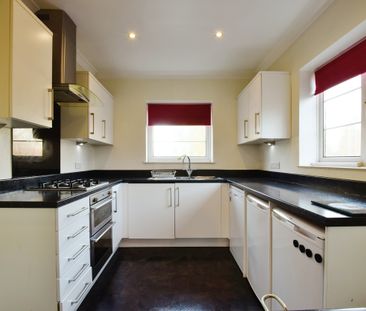 3 bedroom maisonette to rent Wythenshawe Road, Manchester, M23 - Photo 2