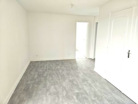 Location Appartement 2 pièces 42m² FEURS 42110 - Photo 2
