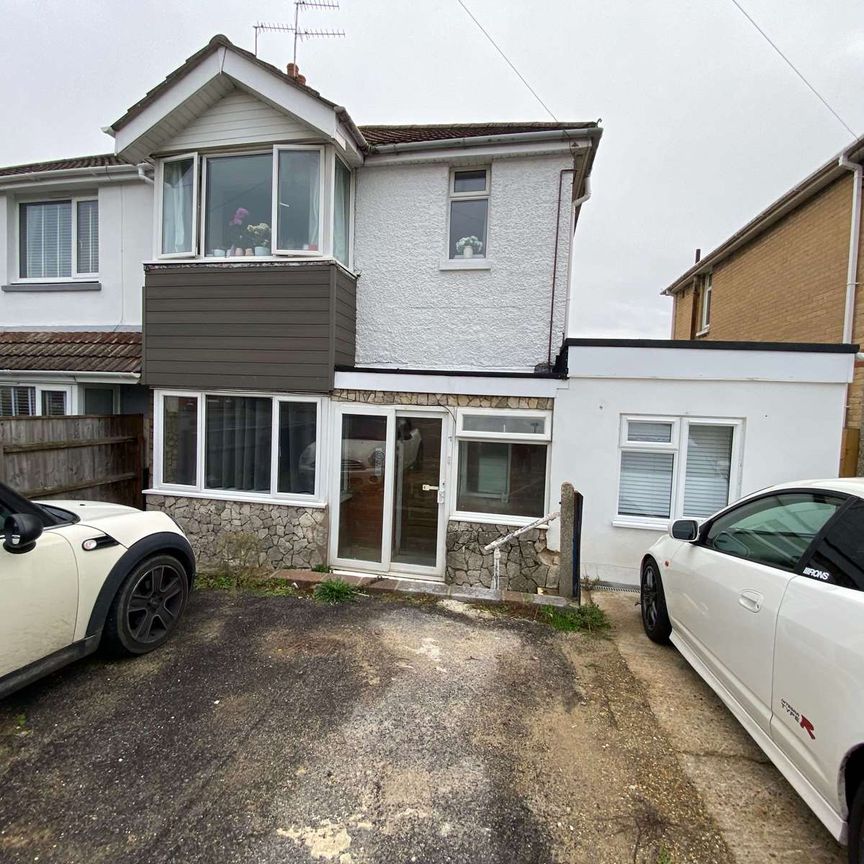 Brand New Stylish En-Suite Double Rooms in Poole Room 1 - Photo 2