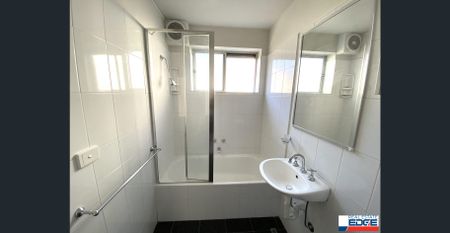 Charming Apartment in the Heart of Essendon - Photo 5