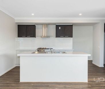 4 BEDROOM HOME - Photo 4