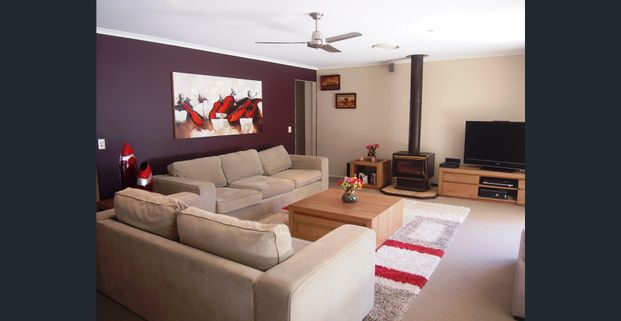 Stylish Home with Great Indoor and Outdoor Living - 6 Months Lease Only - Photo 1