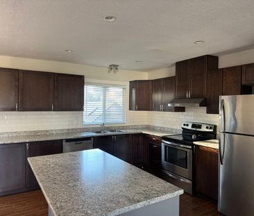 Upper Home – Utilities Included - Photo 6