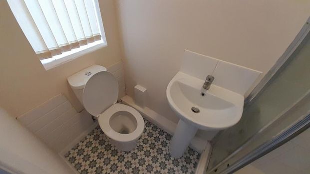 1 bedroom in a house share to rent - Photo 1