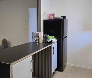 Spacious 3-Bedroom Home in Prime Papatoetoe Location - Photo 4