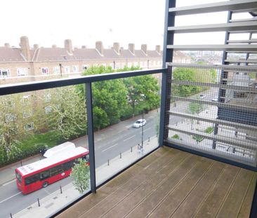 Bloemfontein Road, London, Shepherds Bush - Photo 3